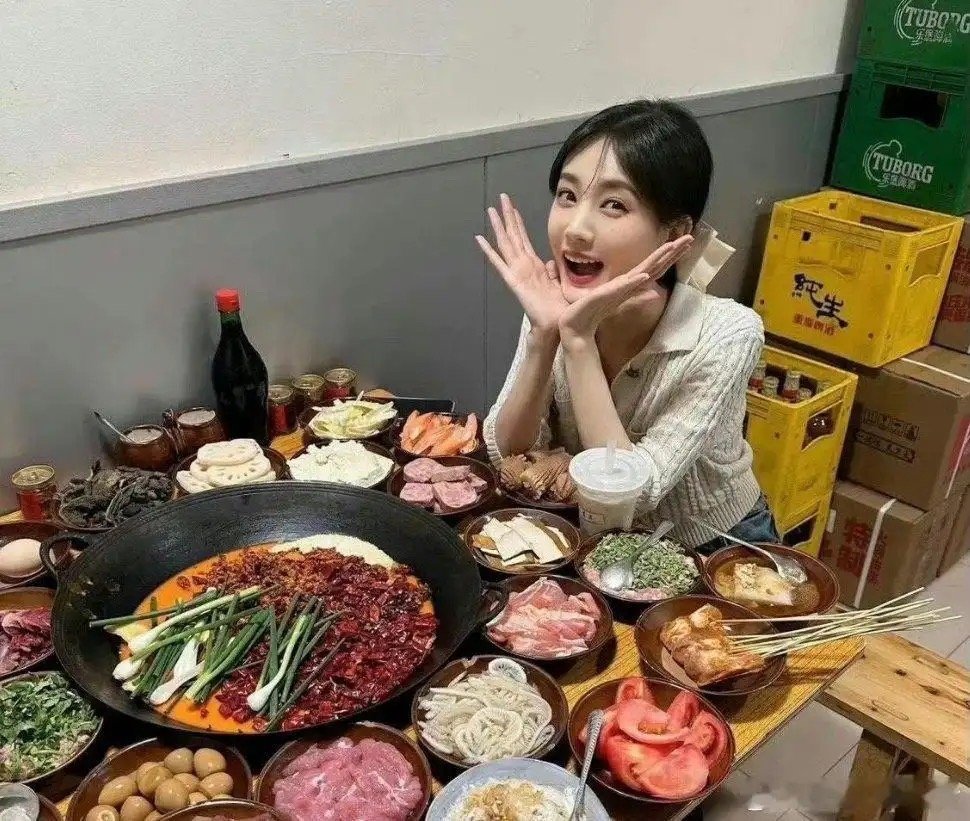 李一桐这火锅有什么不对嘛 ​​​