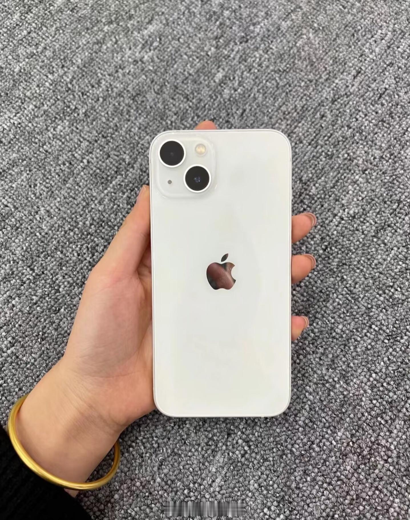 iPhone13仍是2024年最火手机 我也有，说它火可能只有果粉这么认为，20