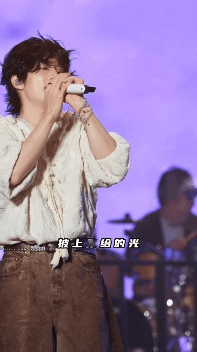 爱奇艺还是没有放过我 爱奇艺这波预告片，是把青春里的“意难平”和“小确幸”全揉进