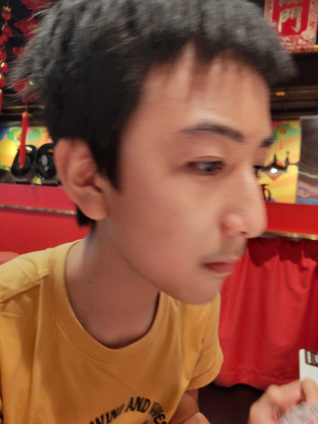 抓拍大儿子小兔一张。 