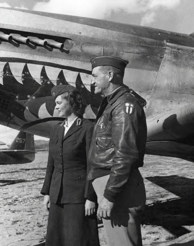 1944年12月22日，美军第14航空队（前身为“飞虎队”）基地，美国陆军中将陈
