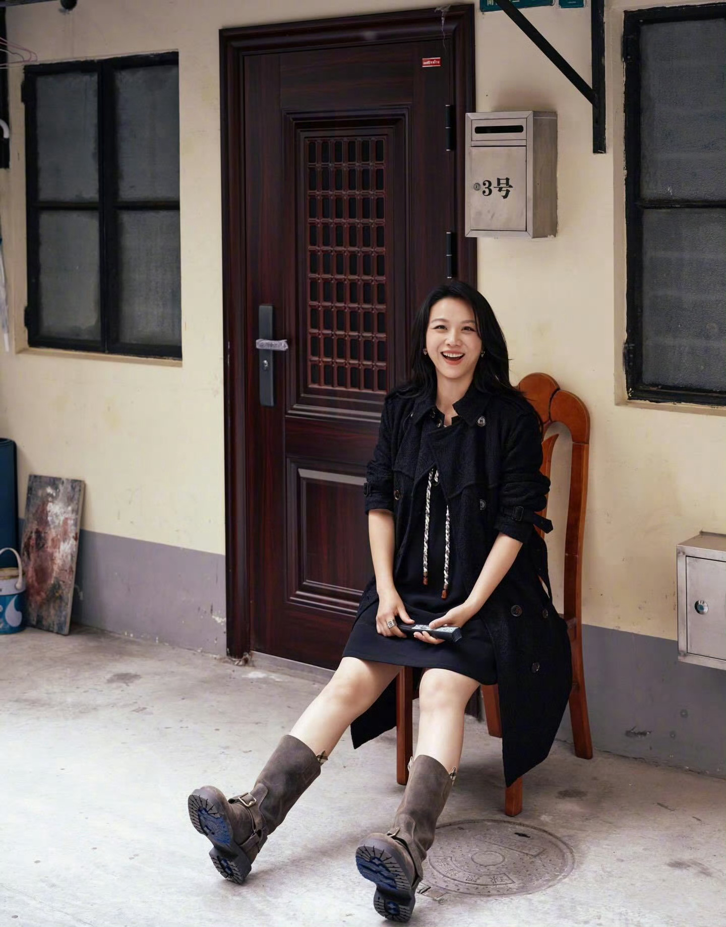 汤唯 × Burberry 上海街头随拍大片 📸 风格大赏