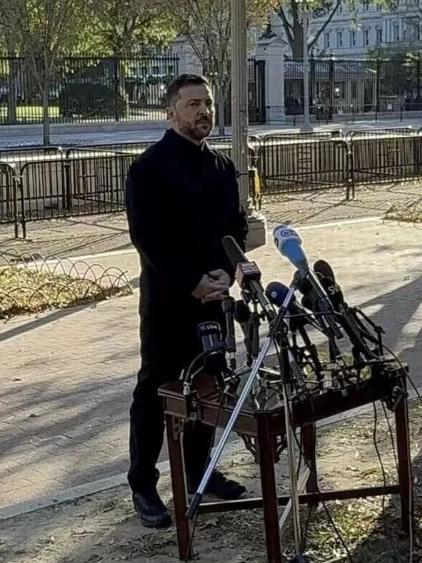 乌克兰总统和乌克兰人视为耻辱，人类历史上的首次！泽连斯基作为一国总统，却不得不在