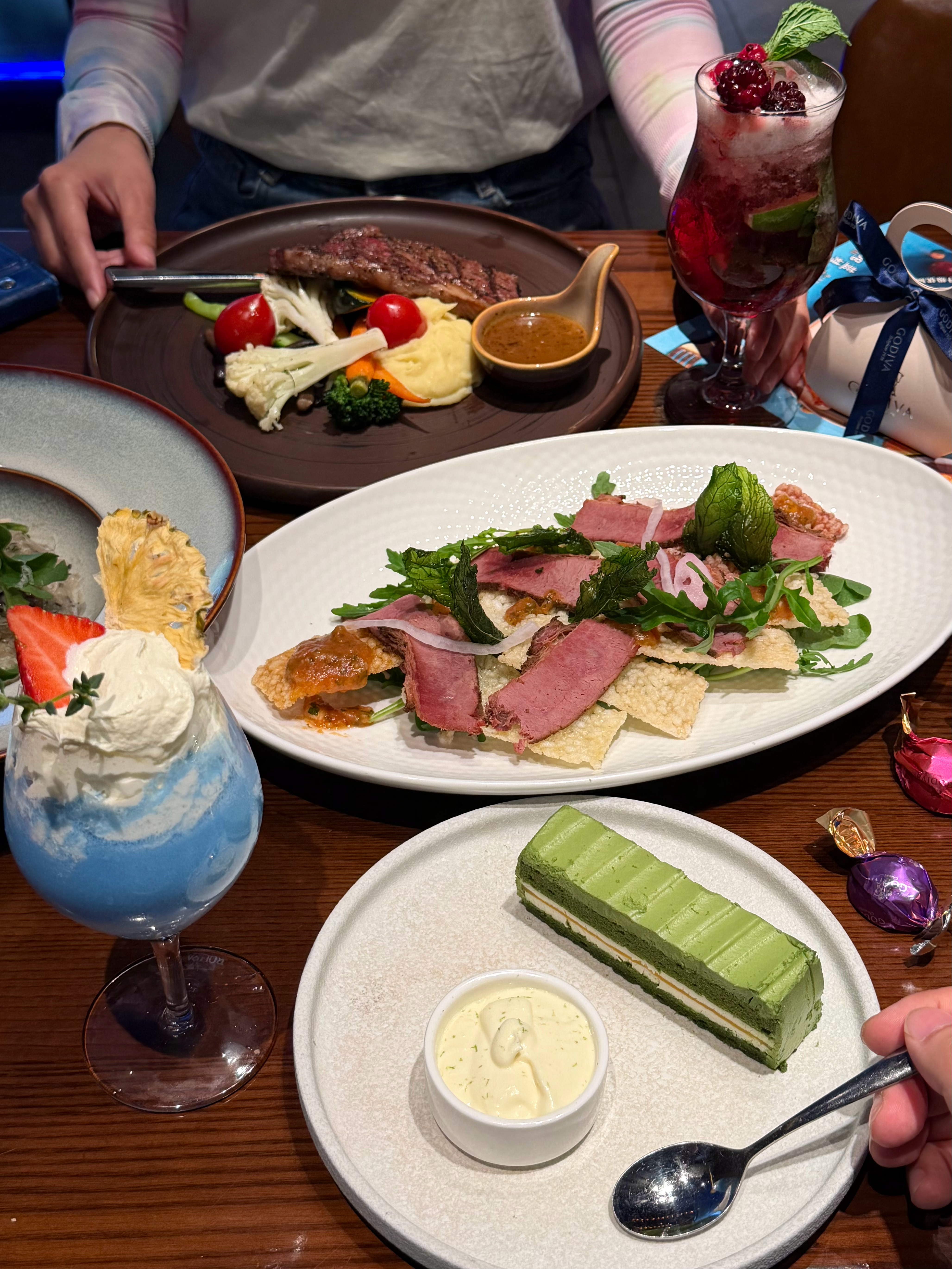 在南京！！适合二人食的氛围感约会餐厅🍴 和男朋友的约会日还是选了这家氛围感超绝