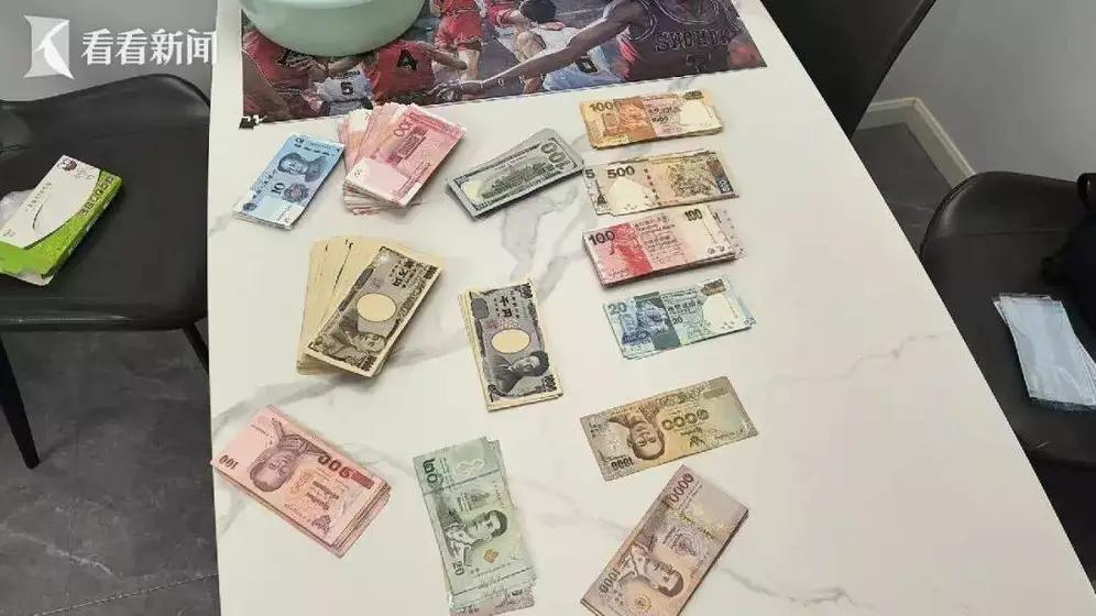 上海的老伯们最近可太闹心了！先是杨阿伯家里装修，价值20余万元的金项链和金条不翼