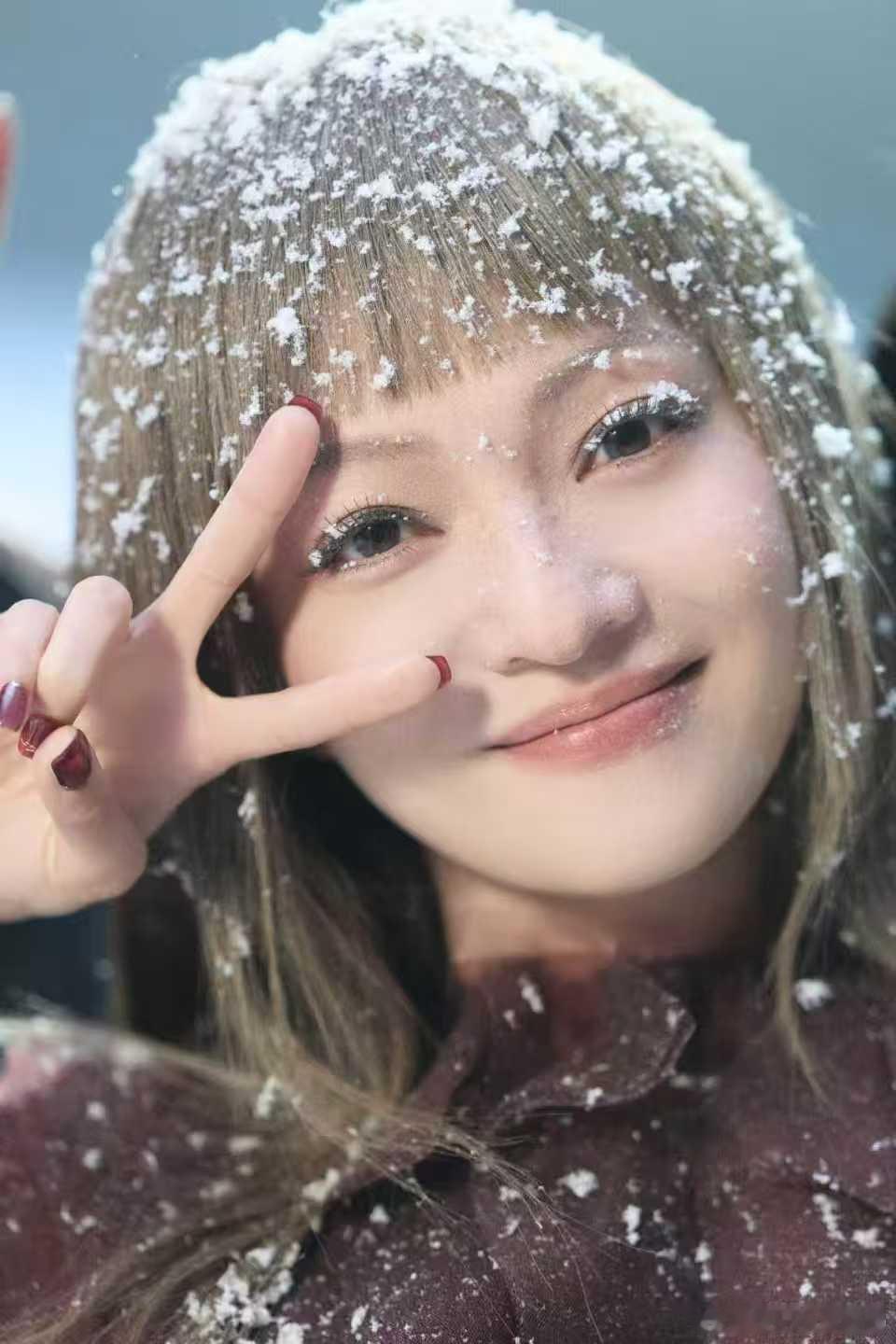 张韶涵为努力生活的成年人发声张韶涵《大小孩》MV上线！取材真实故事，唱透成年人内