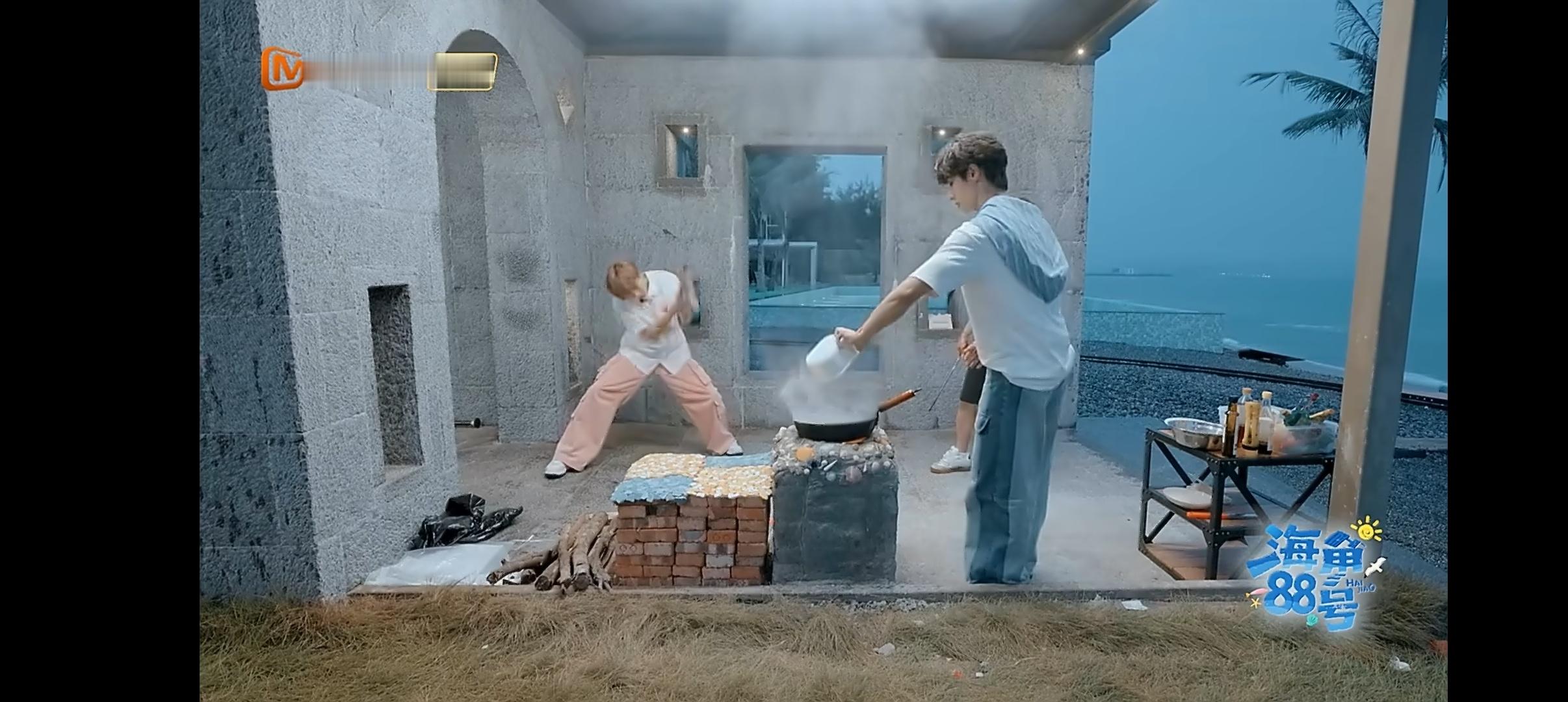 颜安炒菜好有锅气 谁能拒绝一个会做饭的帅哥，颜安炒菜游刃有余，分分钟出锅农家小炒