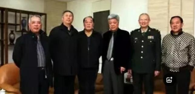 1967年10月，保卫人员向许世友报告：司令，有人要见你，许世友头也不回：不见，