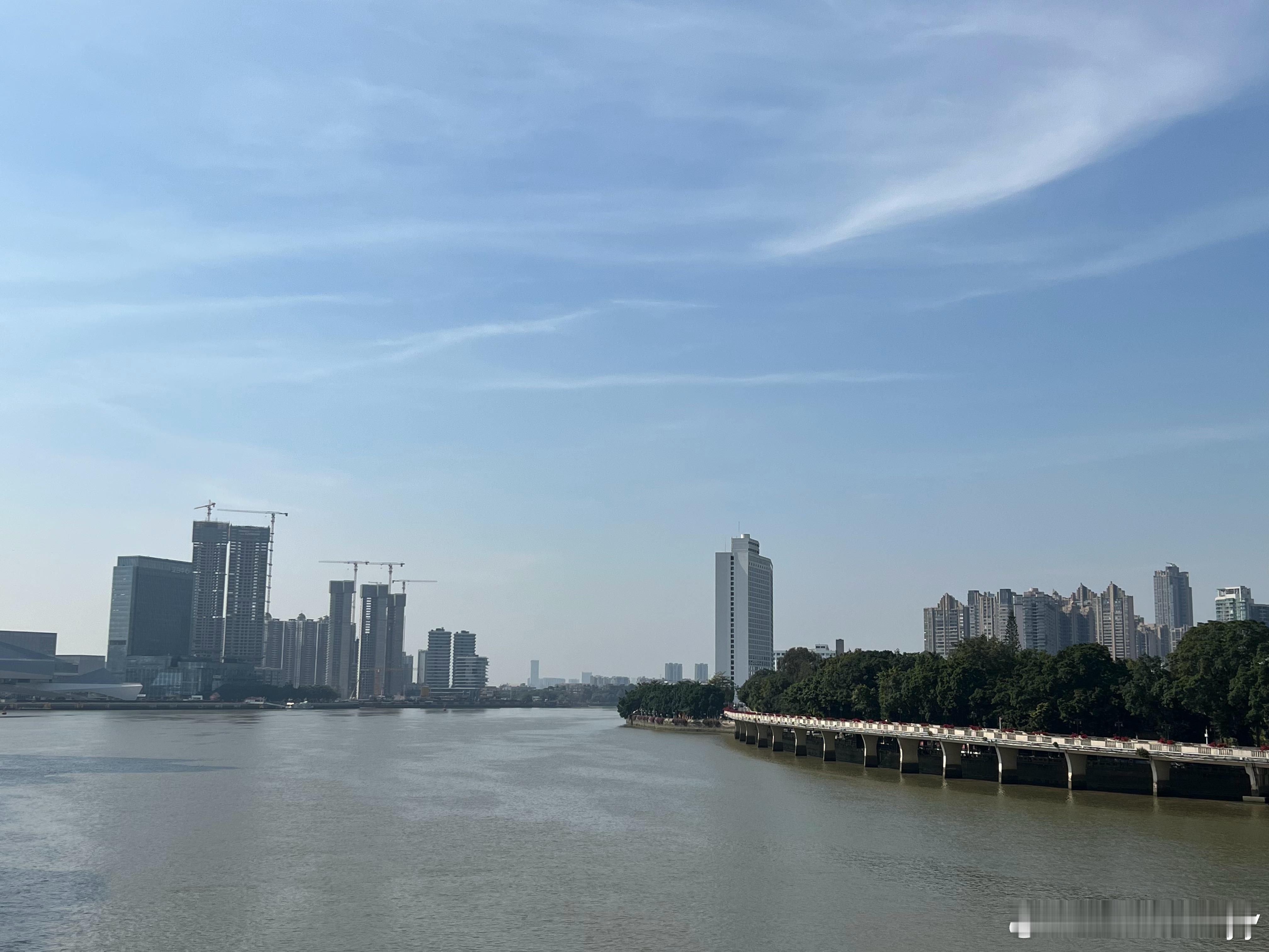 去年秋天广州city walk ,人民桥、粤海关博物馆等沿江西路的美景。#遇见美
