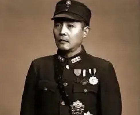 1933年，钱大钧在火车上撞见了从监狱逃出来的陈赓。可他却下令，不准捉陈赓。部下