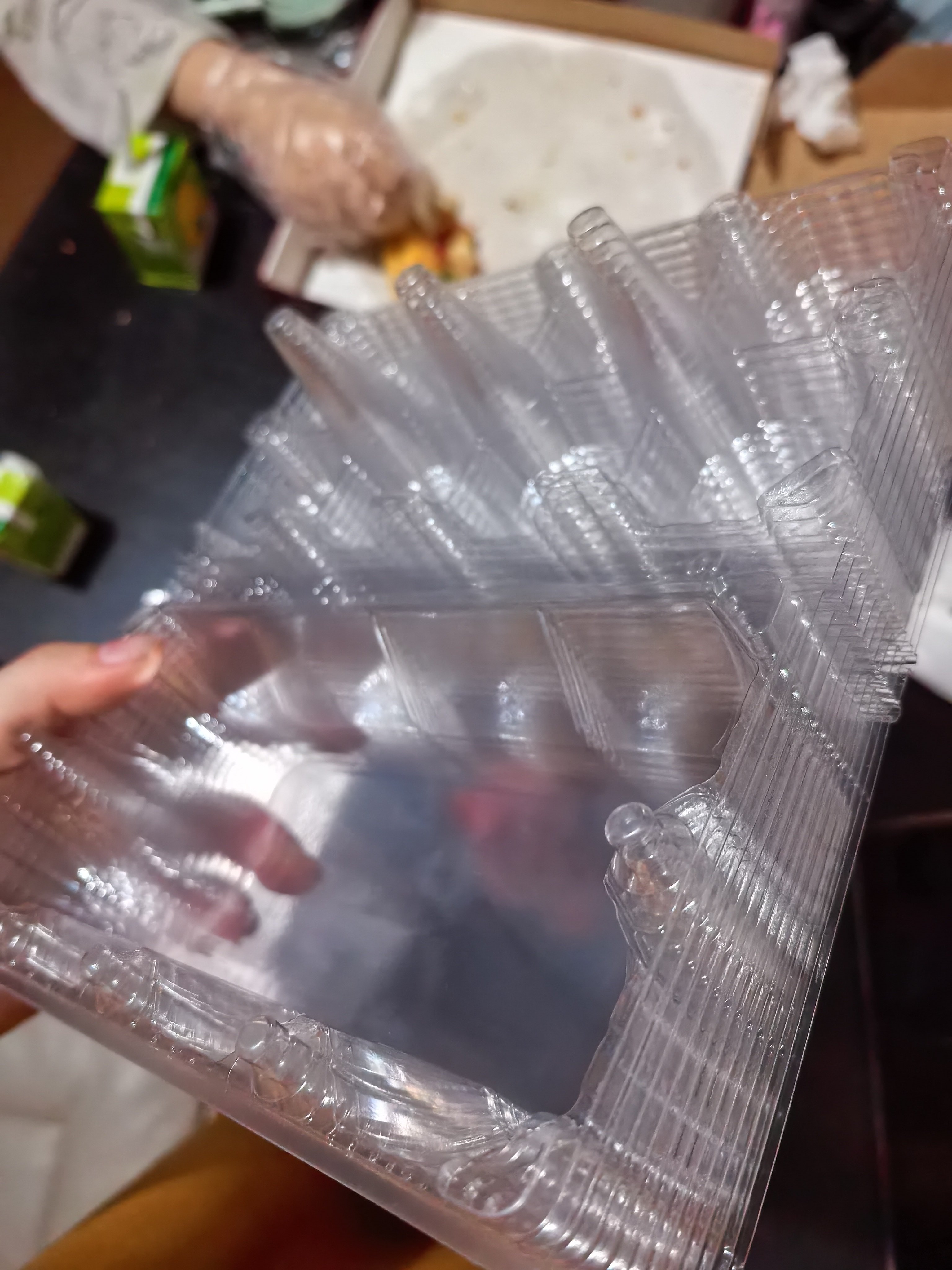 外卖买鸡蛋没看清买成鸡蛋托了真不中了