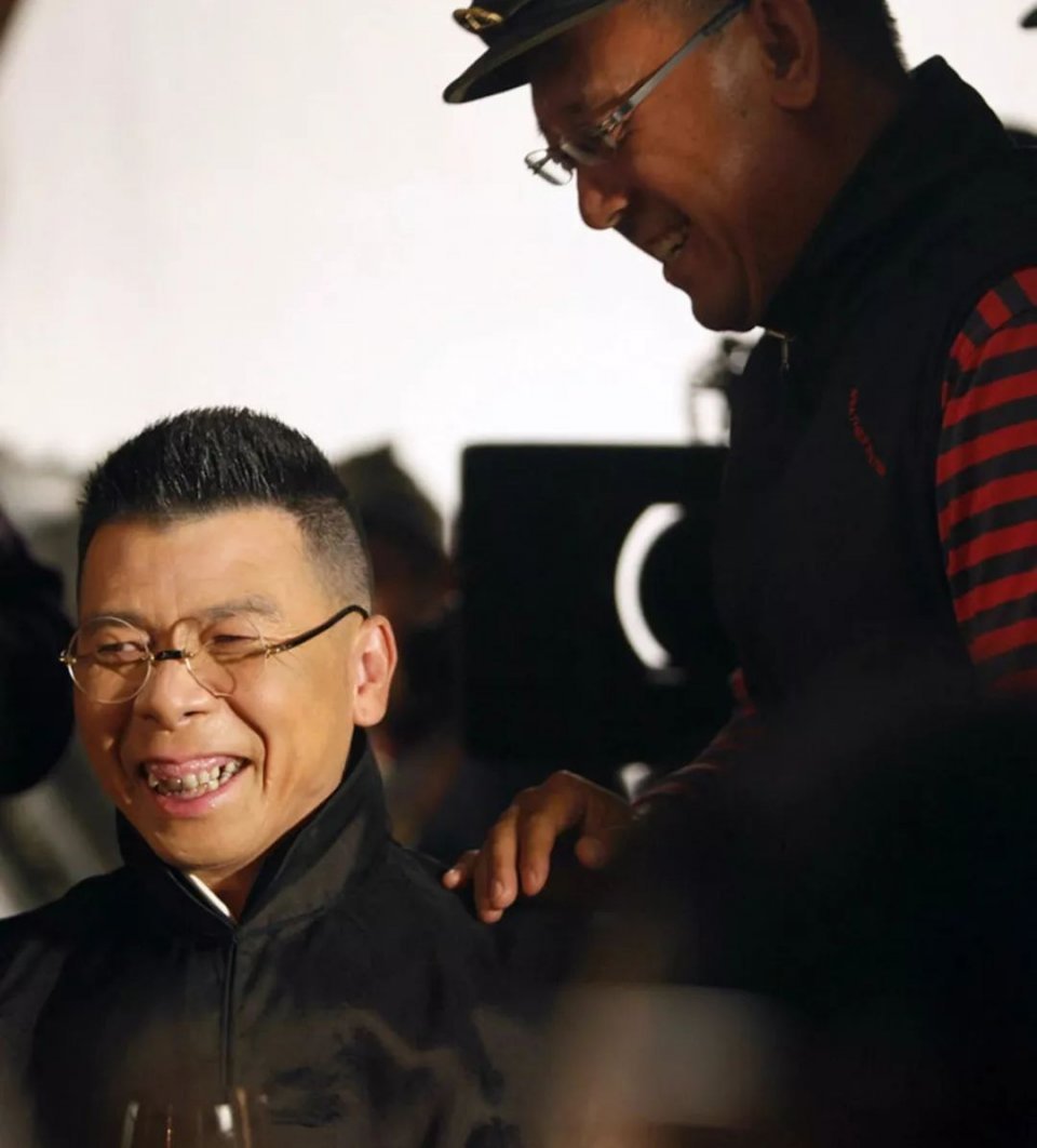 冯小刚参演流浪地球3只要开头就挂，电影的品质就有保障了。 