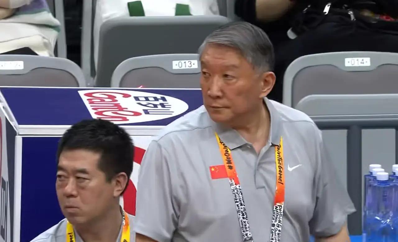 宫鲁鸣的用人一直被人诟病，有那么多优秀运动员他没有能够很好捏和在一起，每个人的长