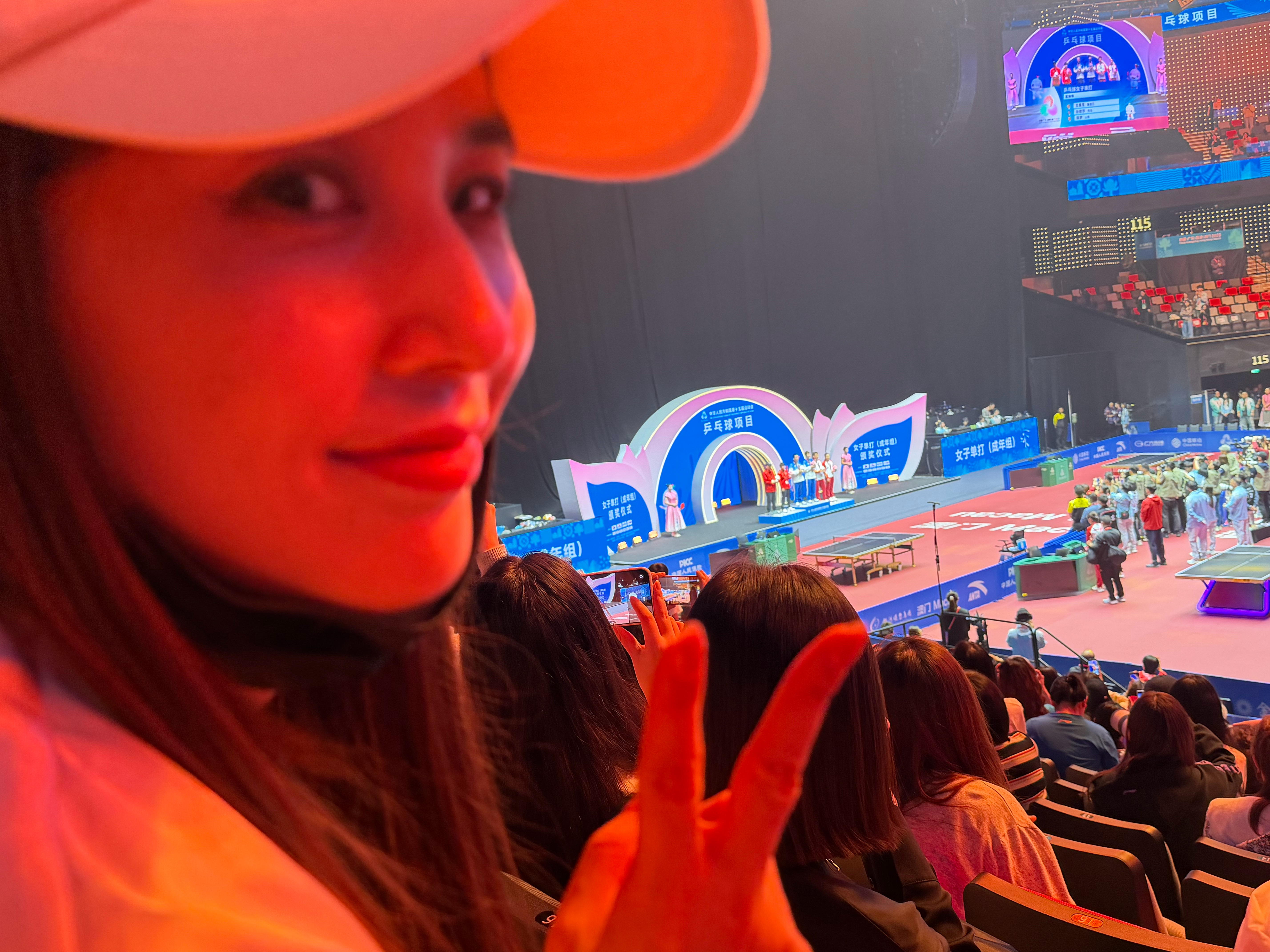 全运会乒乓球成年组女单收官，王曼昱卫冕，孙颖莎和陈梦分获亚军和季军 ：来给梦梦加