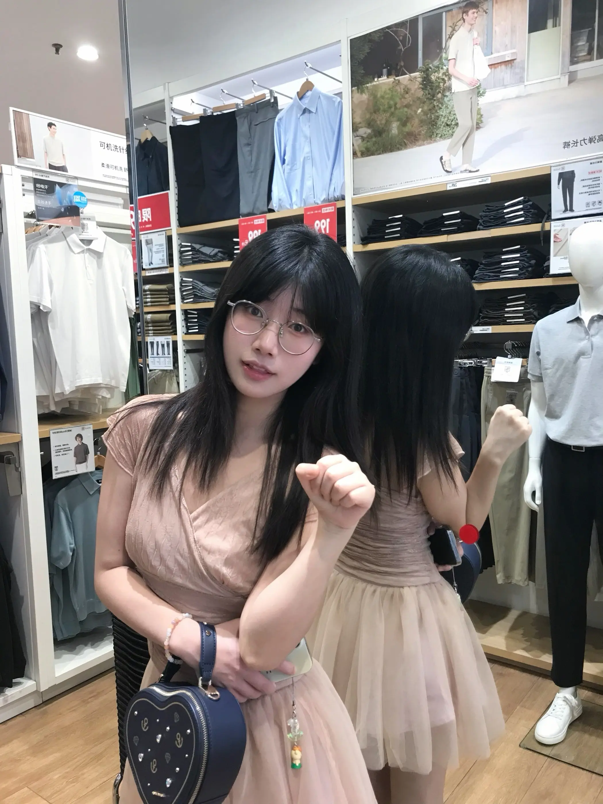 宝宝你太黏人了 我要把你放角落粘老鼠