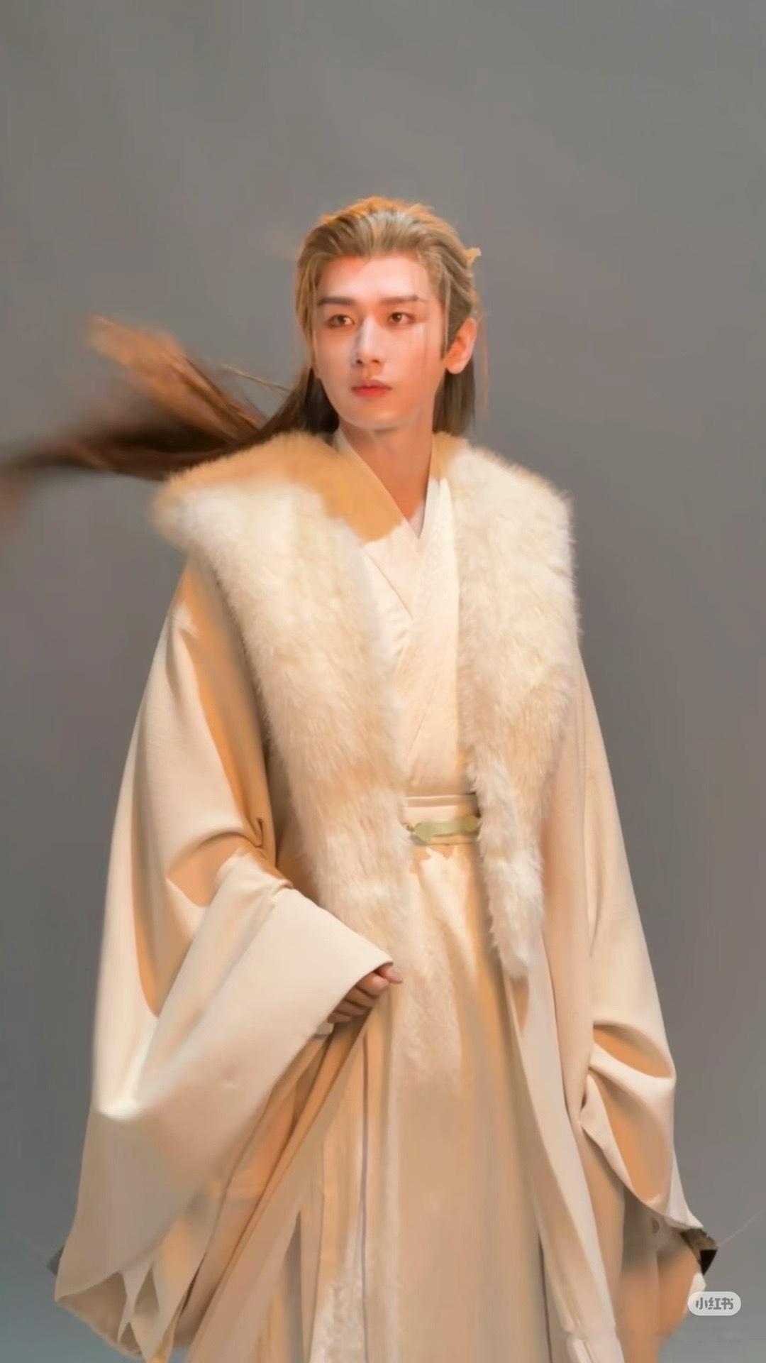 2025高产演员TOP10成毅 继续继续～ 