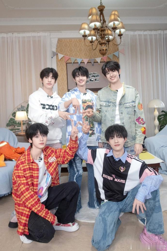 TOP登陆少年团运动会吸粉情况原生感圈粉yyds！TOP登陆少年团运动会没有刻意
