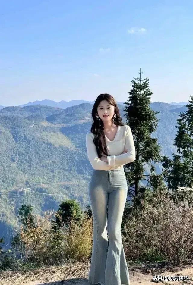 站在山头，风景真美！