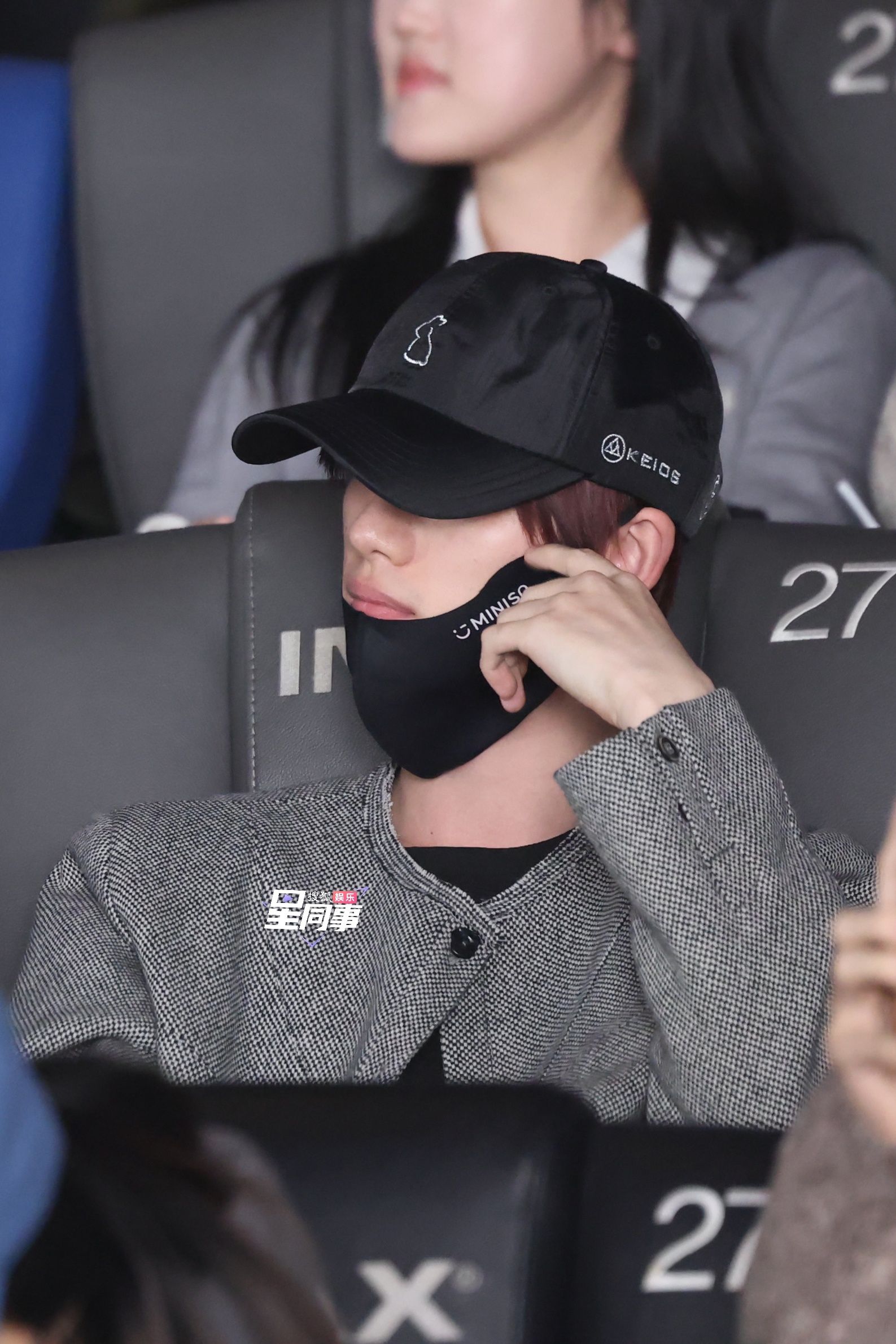 丁程鑫现身飞行家首映 掉落几张来支持朋友电影的生图小丁身上的苏感已经到了一种隔着