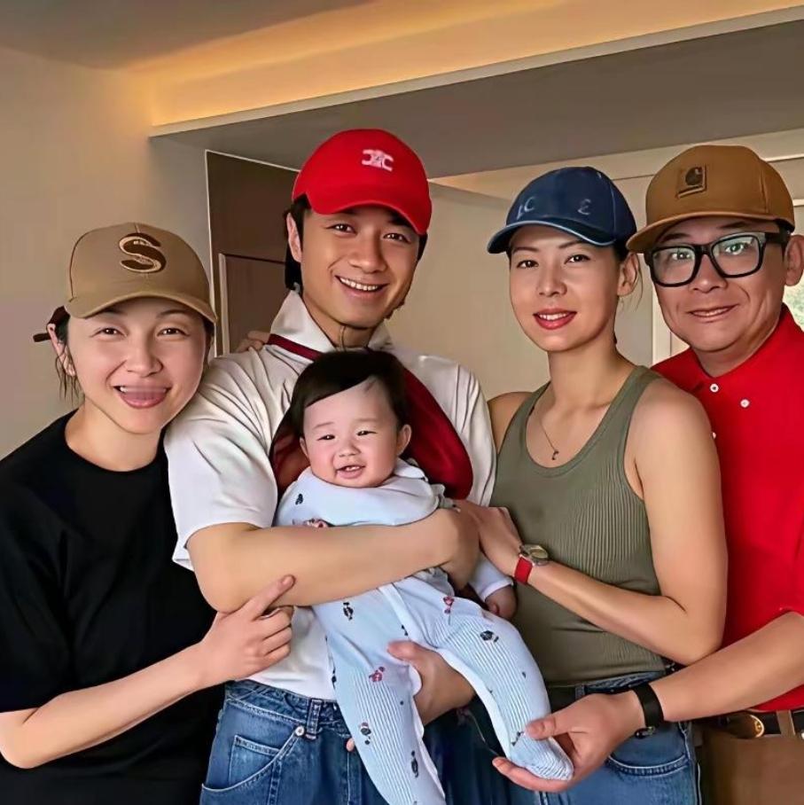 真佩服古巨基，可我更佩服他妻子！

52岁生下头胎，57岁再度迎来二胎，超高龄生