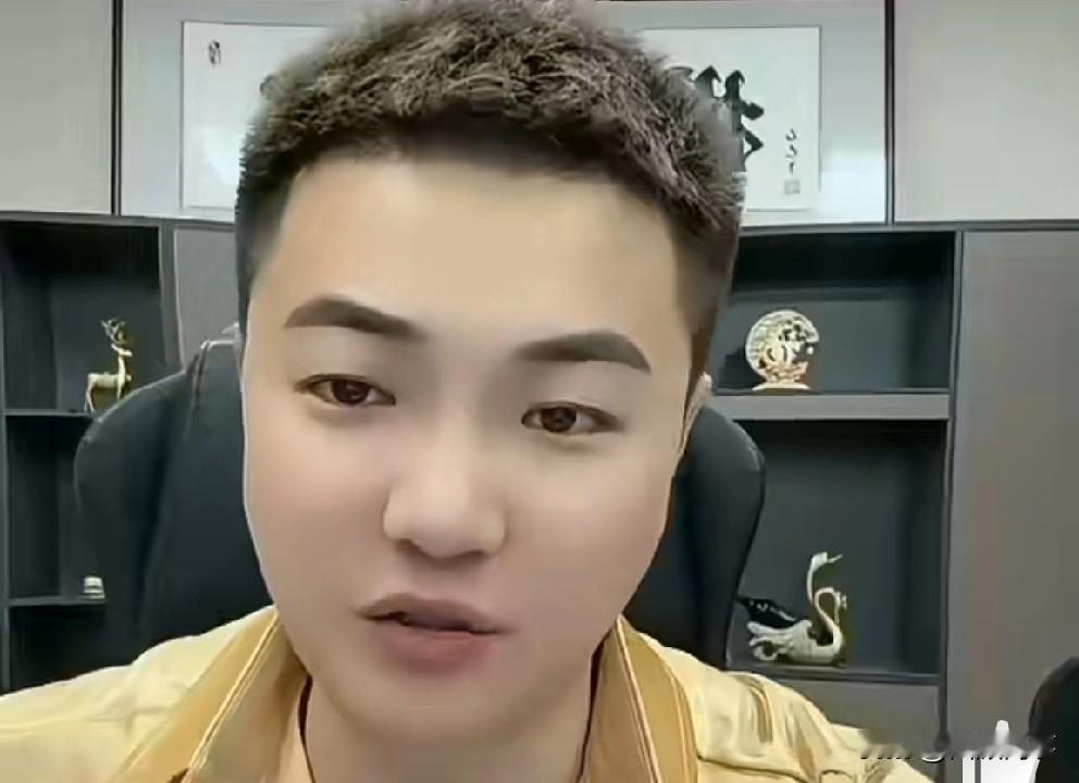 阿宇说伽佰第一个找的散打哥合作，被拒绝了！

          驴家阿宇说伽佰