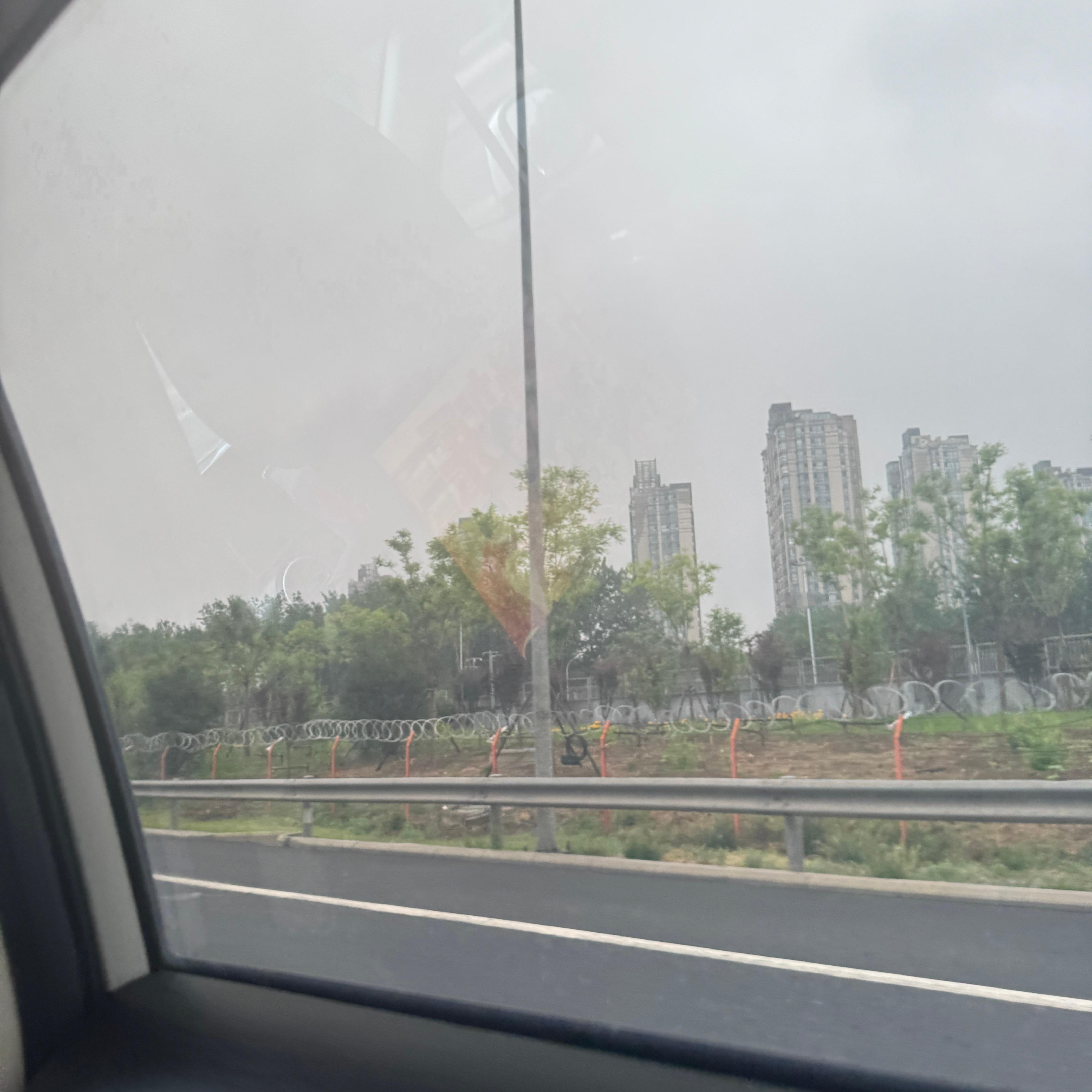 宝们 早哇～ （刚出门