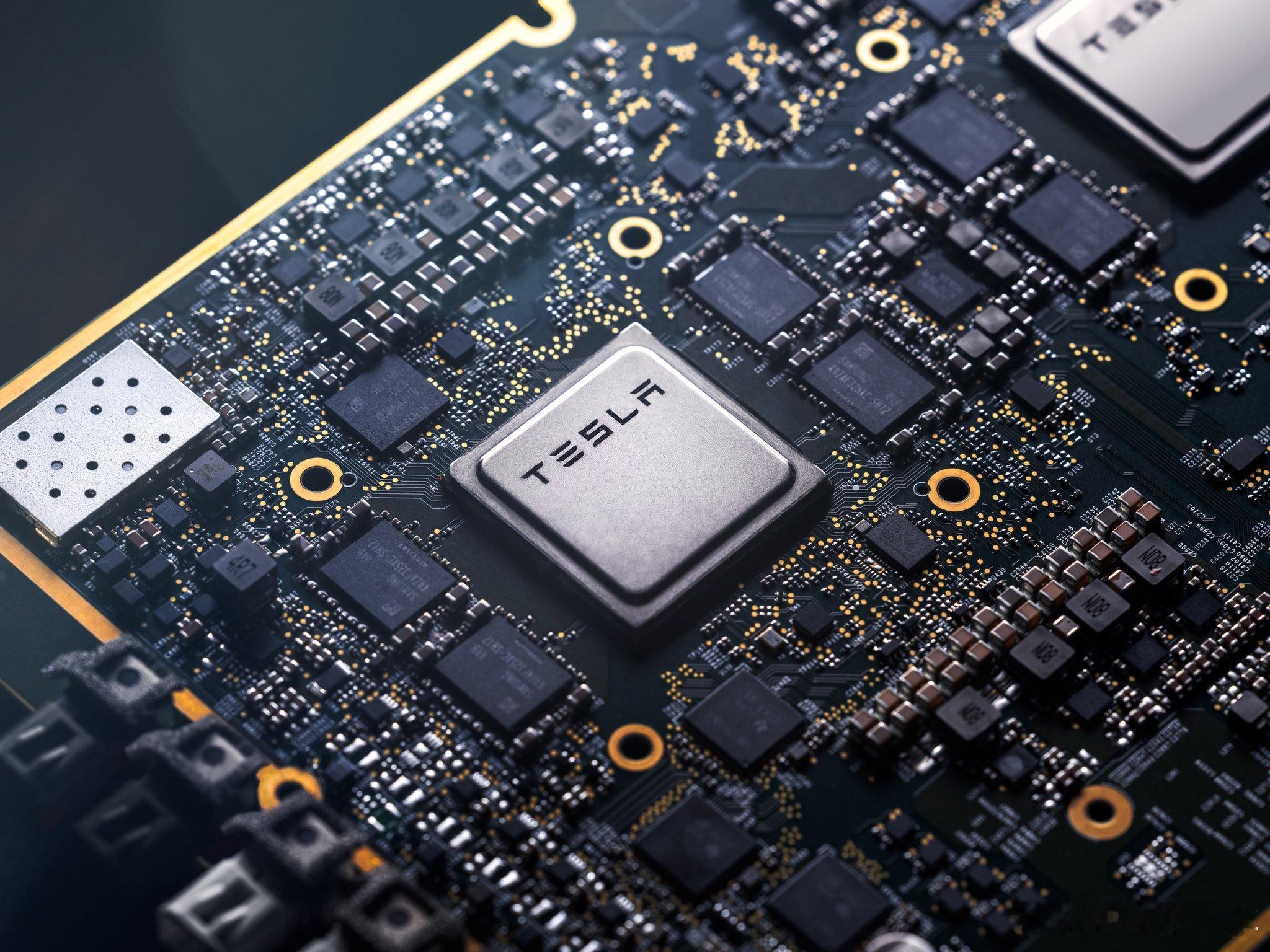 特斯拉最近分别在韩国和印度招聘AI芯片和AI硬件相关岗位，除了后续几代AI芯片方