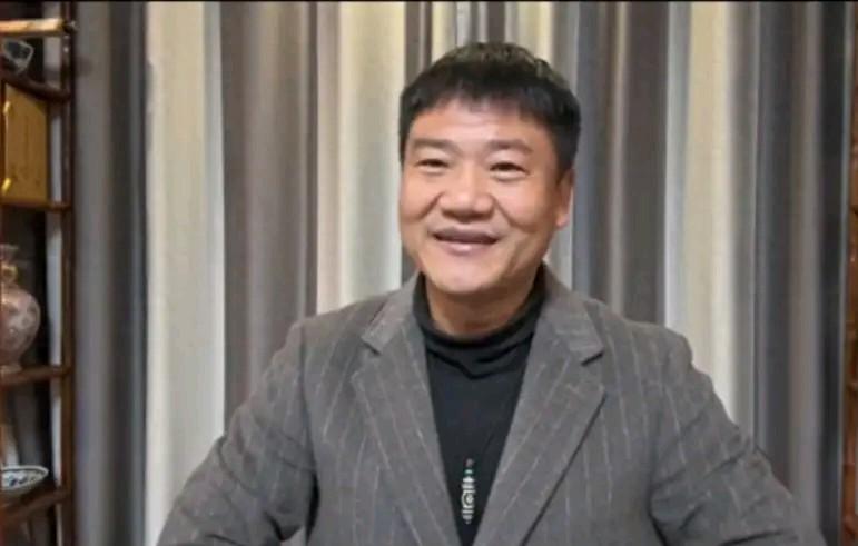 反诈老陈离开了铁饭碗，投入到了自媒体的事业中，可是他真的是判断失误了啊，他之所以