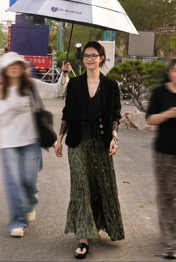 钟楚曦听到身材很曼妙的反应 钟楚曦这反应也太真实了吧！被夸“身材很曼妙”时那一个