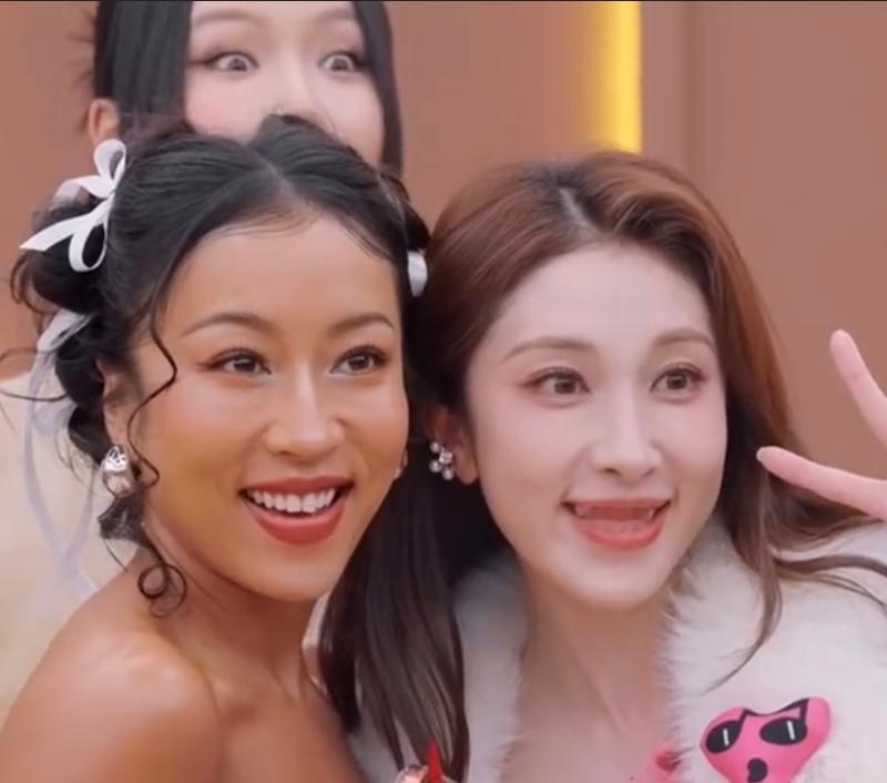 吉克隽逸和张小婉也太像了 