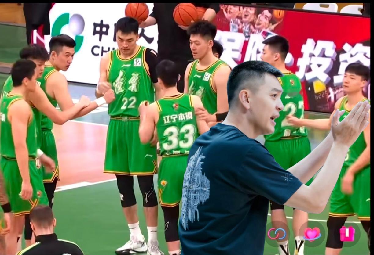 杨鸣煞费苦心啊！他起初还是更愿意相信有资历的老将，也给到了他们足够的上场时间，他