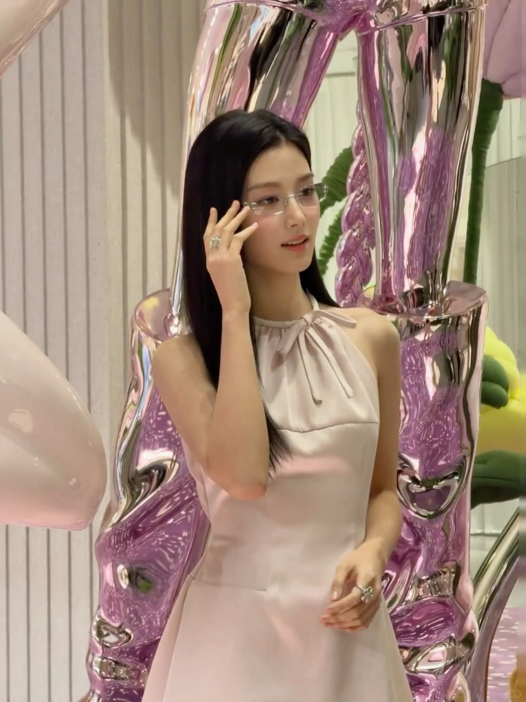 卢昱晓  全世界正数第一适合戴眼镜 