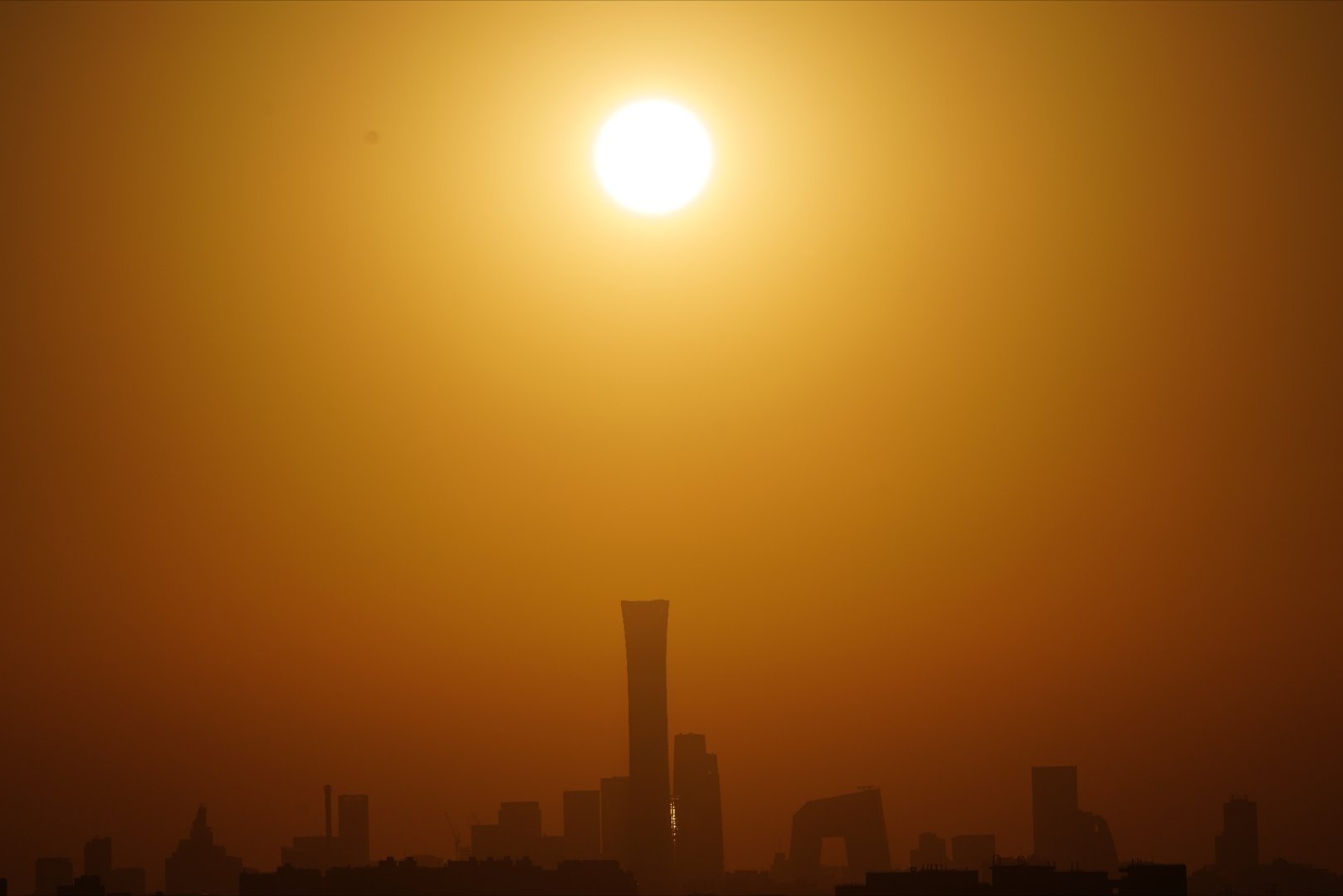 希望这周末天气好一点，想看看彗星，落日 ​​​