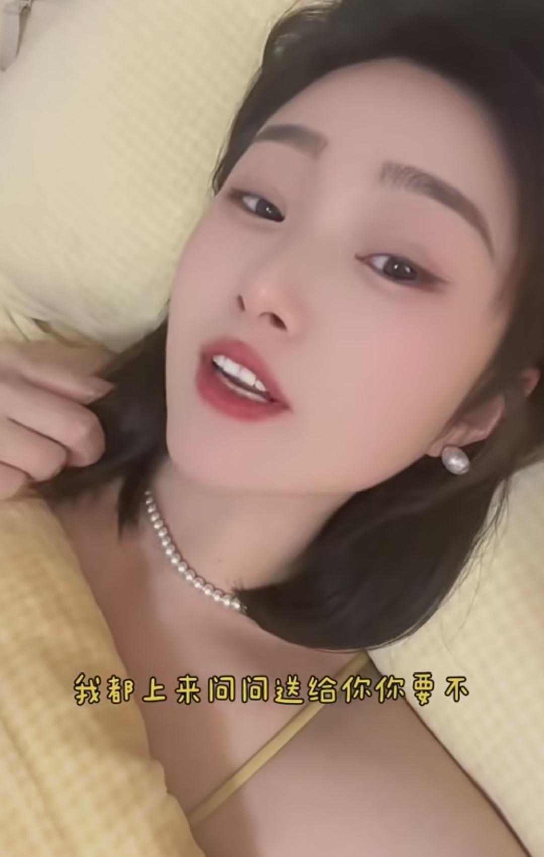 老妈一句玩笑话，戳中了心底深处的自卑
 
老妈常常打趣我，说就我长成这副模样，白