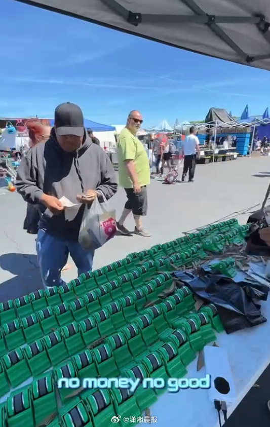 【#男子回应在美国卖磨刀器走红#，#男子在美国摆摊最高月入1万美元#】“no g