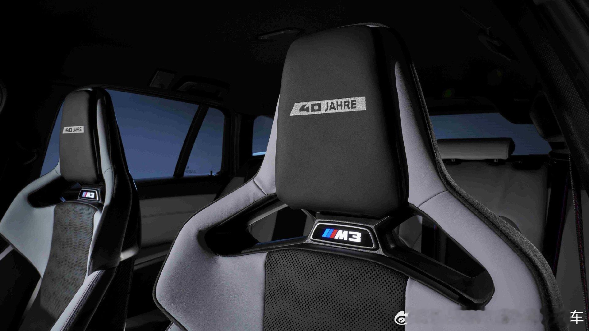 BMW M3 40周年限量版于成都国际车展中国上市，四门轿车版（拉古纳塞卡蓝）与