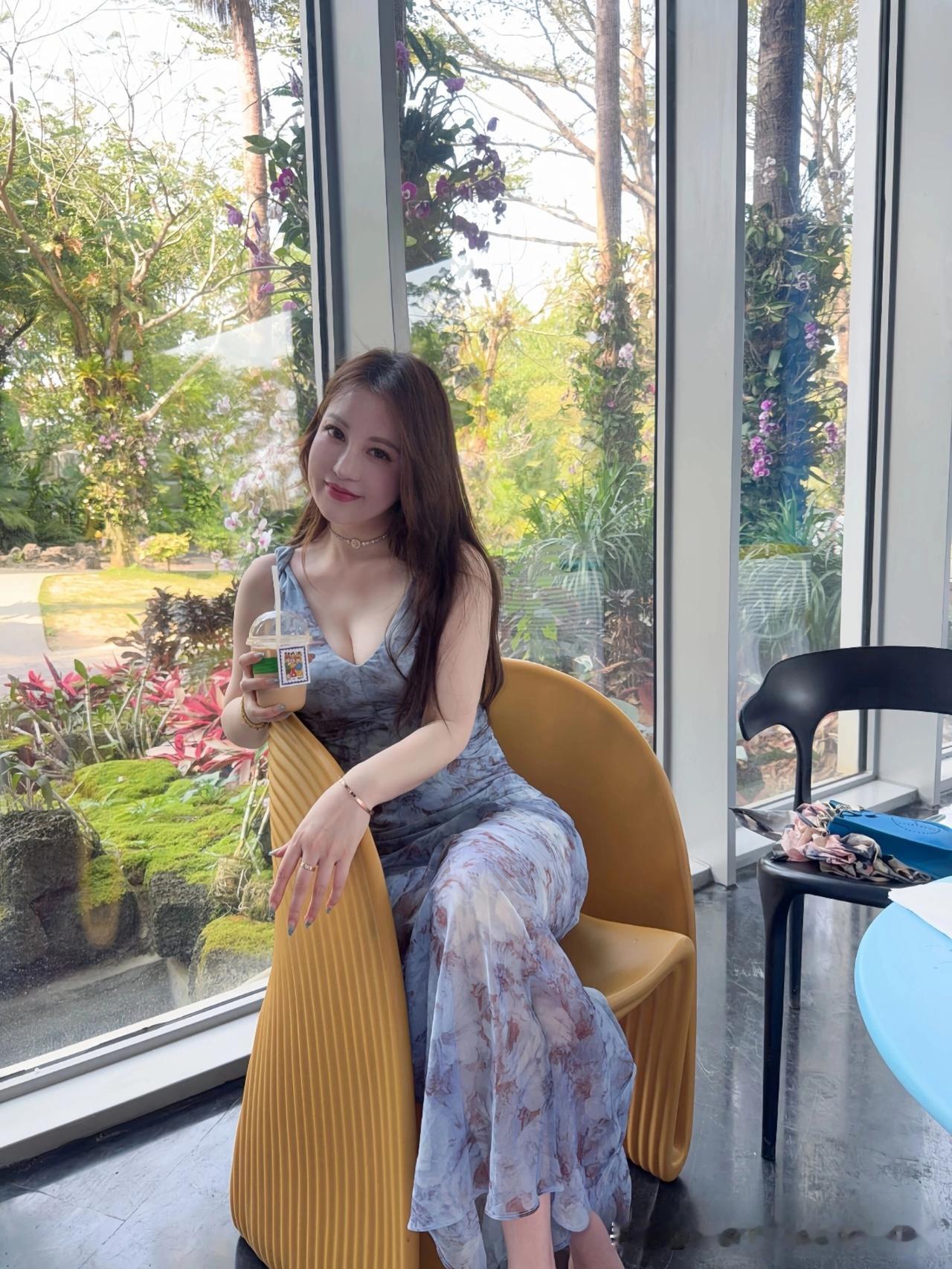 如何穿搭出满满高级感? 美女