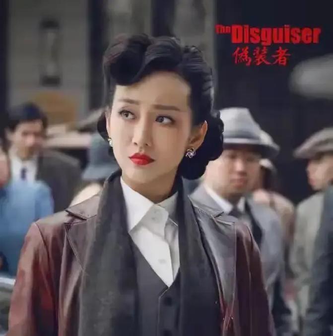8月31号娱乐圈扔下个大瓜，40多岁的王鸥正式摊牌，承认自己目前是一个人独自抚养
