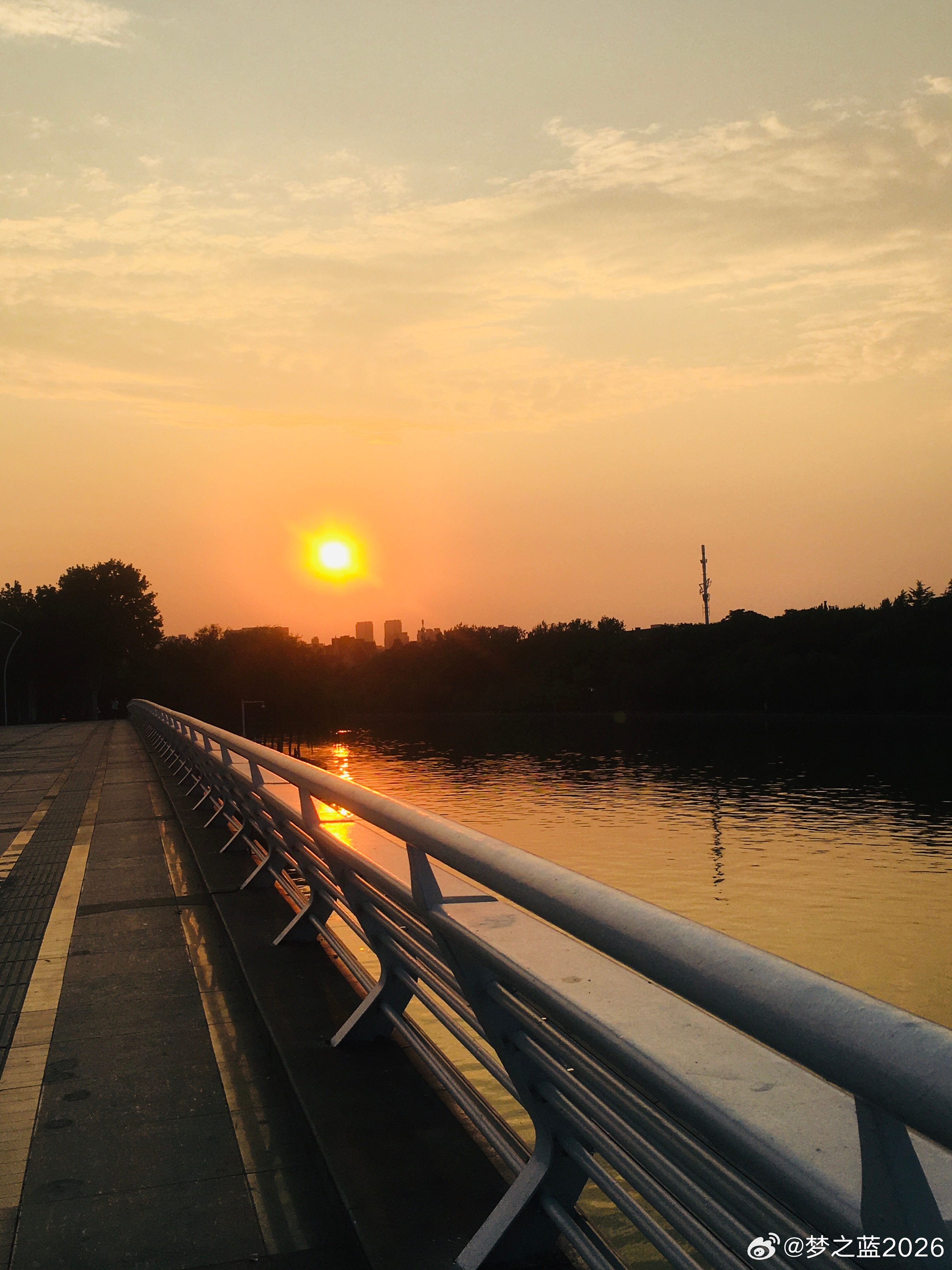 夕阳西下 