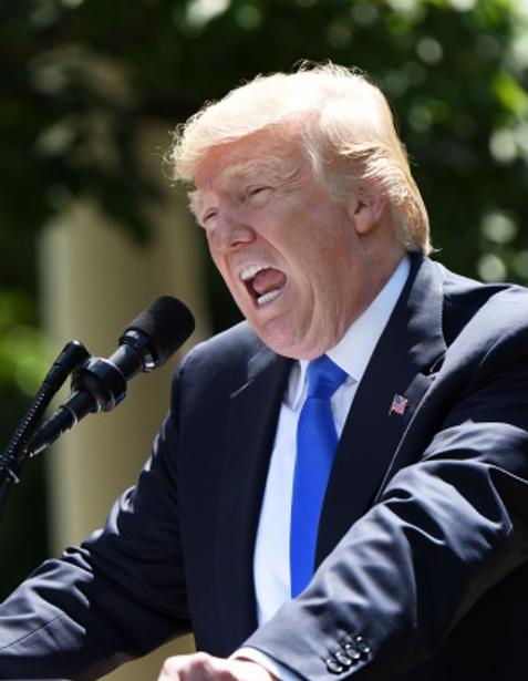 这个世界太疯狂，美国总统太可怕。日前，在白宫的记者会上，女发言人莱维特的一番话，