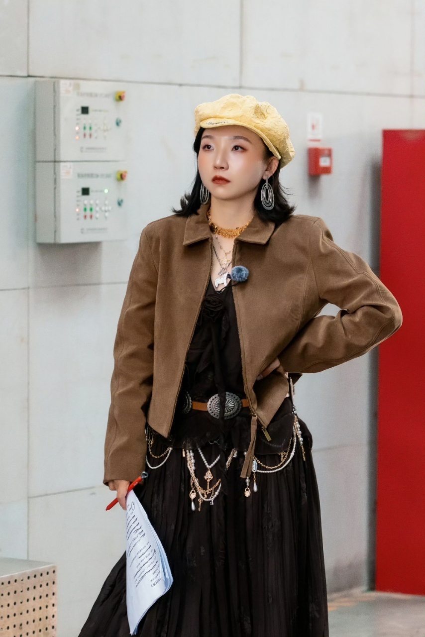 李嘉琦说贺峻霖有商业头脑沈月李嘉琦夸贺峻霖贺峻霖的商业帝国已经发展到连李嘉琦和沈