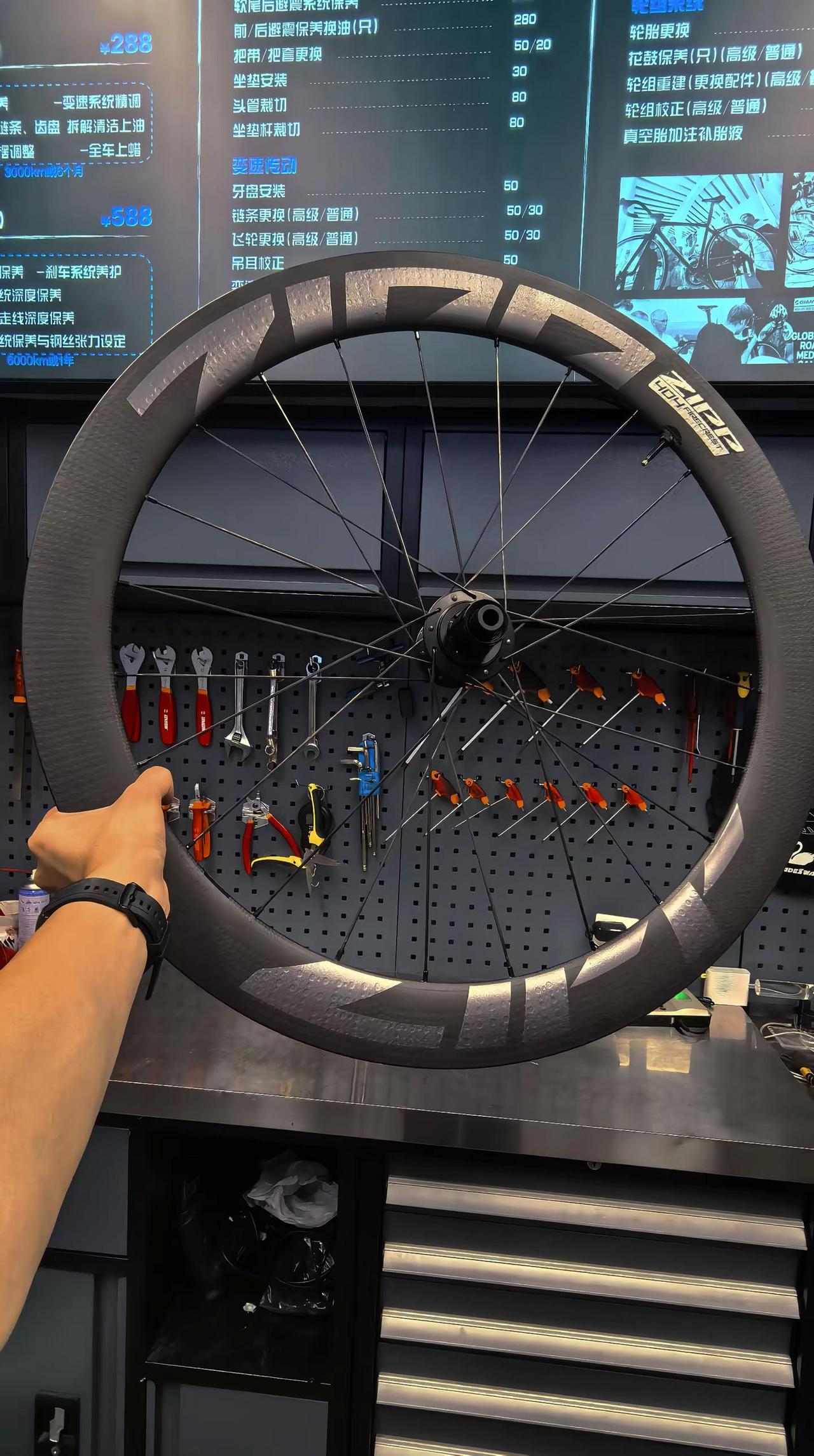 原来给自己的兴趣爱好买单是一件很爽的事。成年之后养的第一个小孩是自己倪三十 骑行