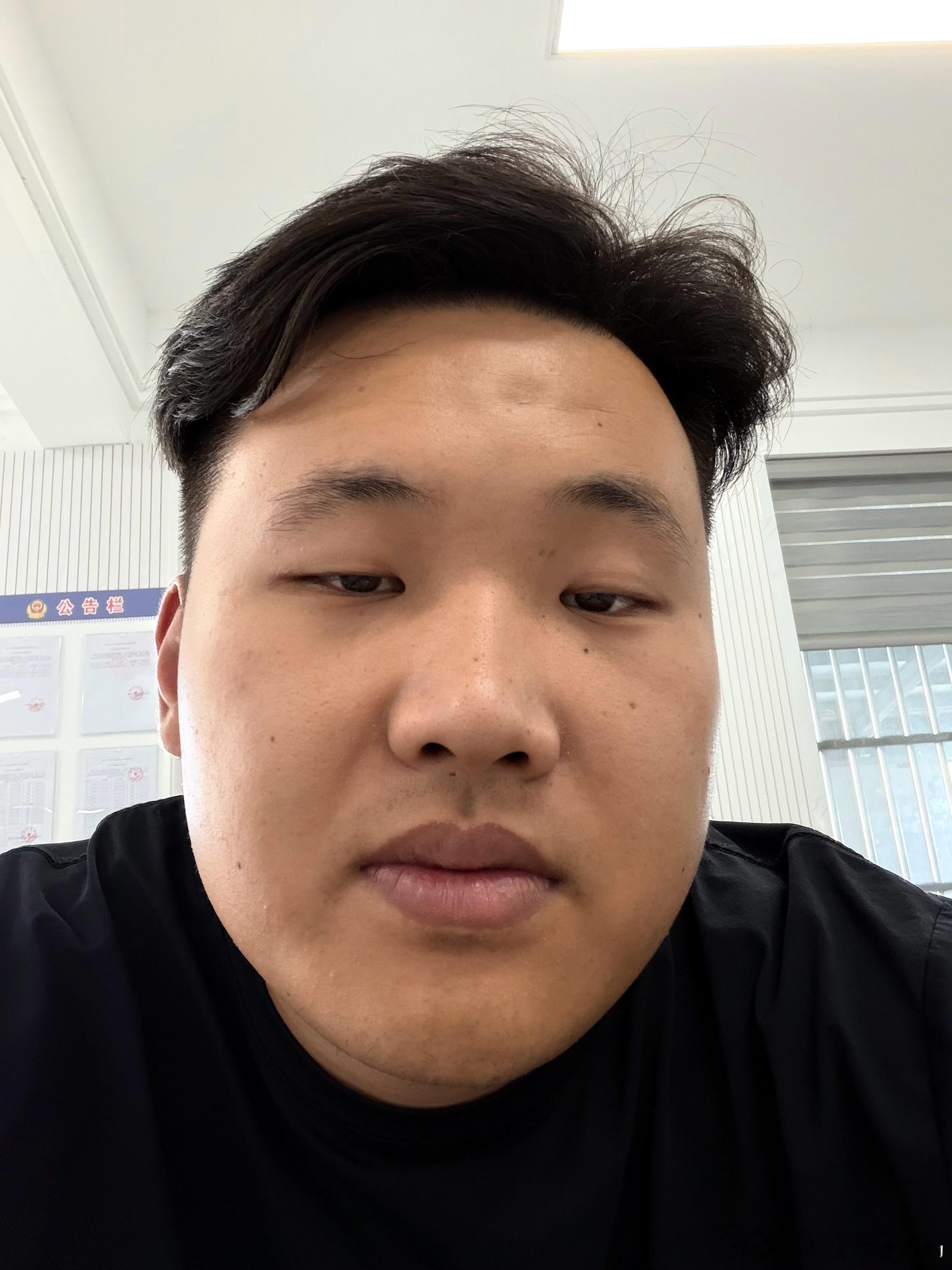 我脸很臭嚒？大表哥问我怎么不开心