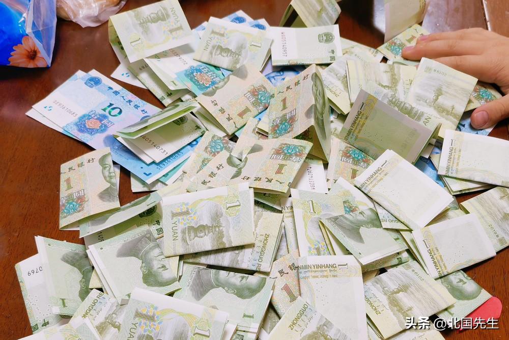 提高个税起征点8000到10000元，
哪个收入阶层最合适？
算一笔账，一目了然