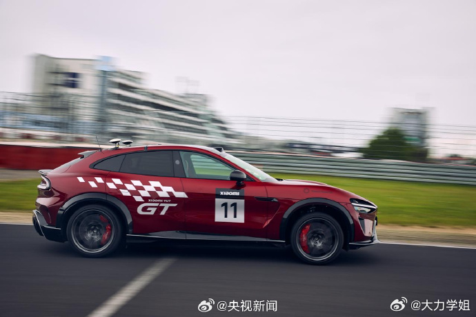小米YU7 GT在纽北赛道“无人代驾”跑完73个弯道，成绩10分29秒483！全