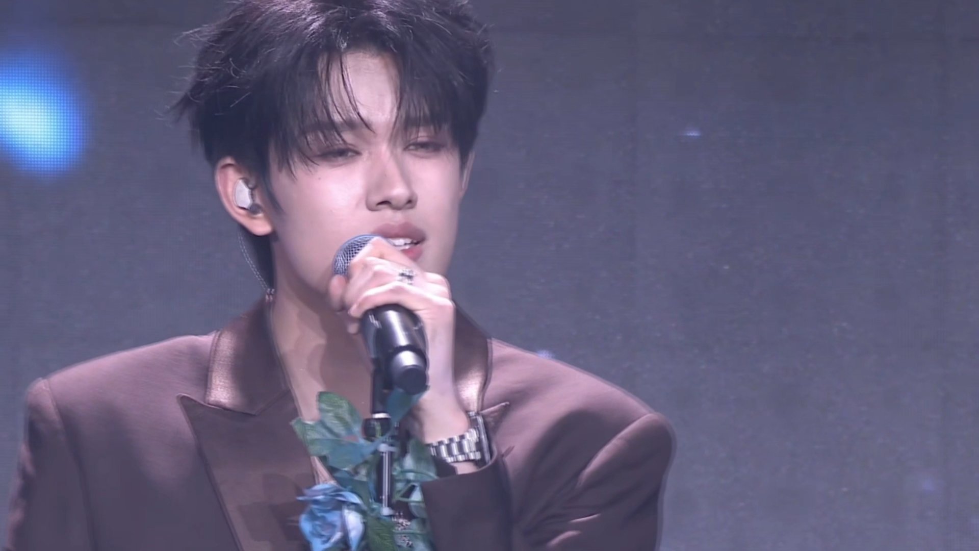 张极唱新歌张极成长分享会新歌首唱立麦+新歌双重惊喜！张极歌声太温柔，做他的粉丝真