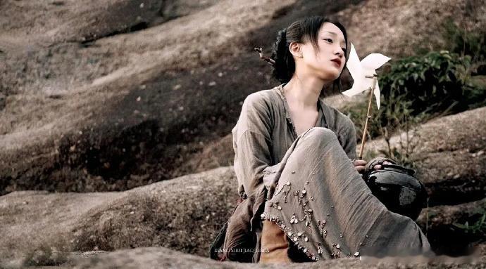 周迅出演《苏乞儿》的时候已经36岁了，仍像一个灵动的少女~ ​​​