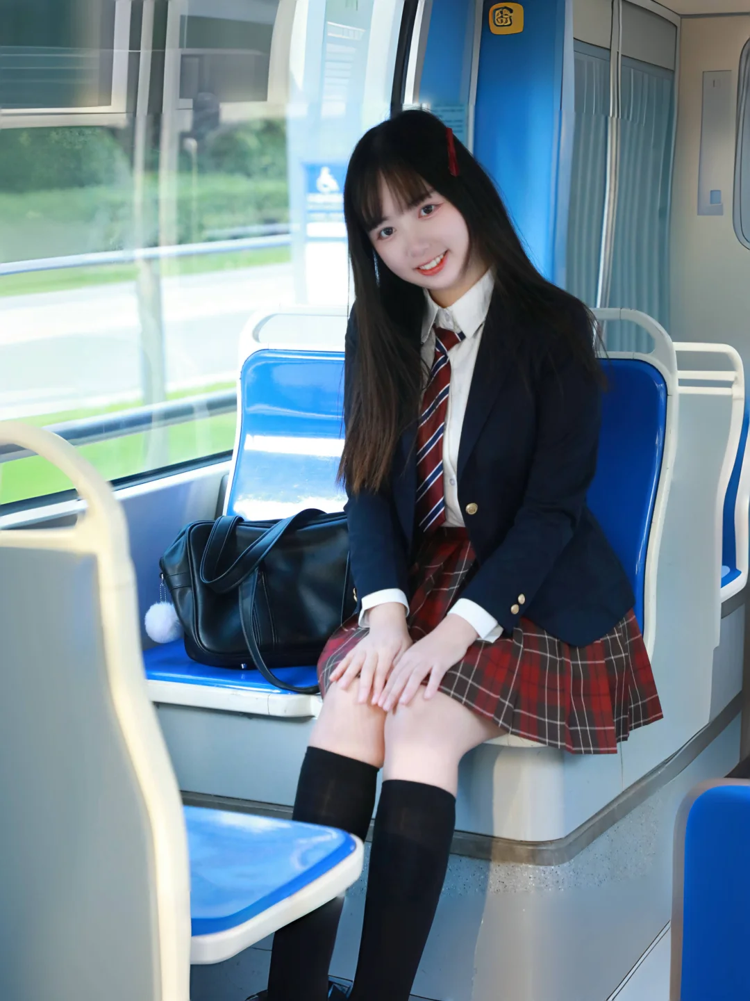 jk写真丨jk和轻轨也很适配！