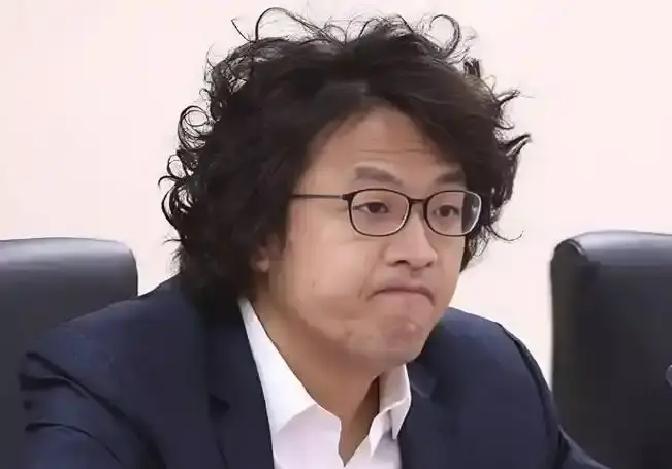 “台独”急先锋沈伯洋彻底凉了！沈伯洋父子用大陆赚的钱养台独，本想换个马甲就能继续