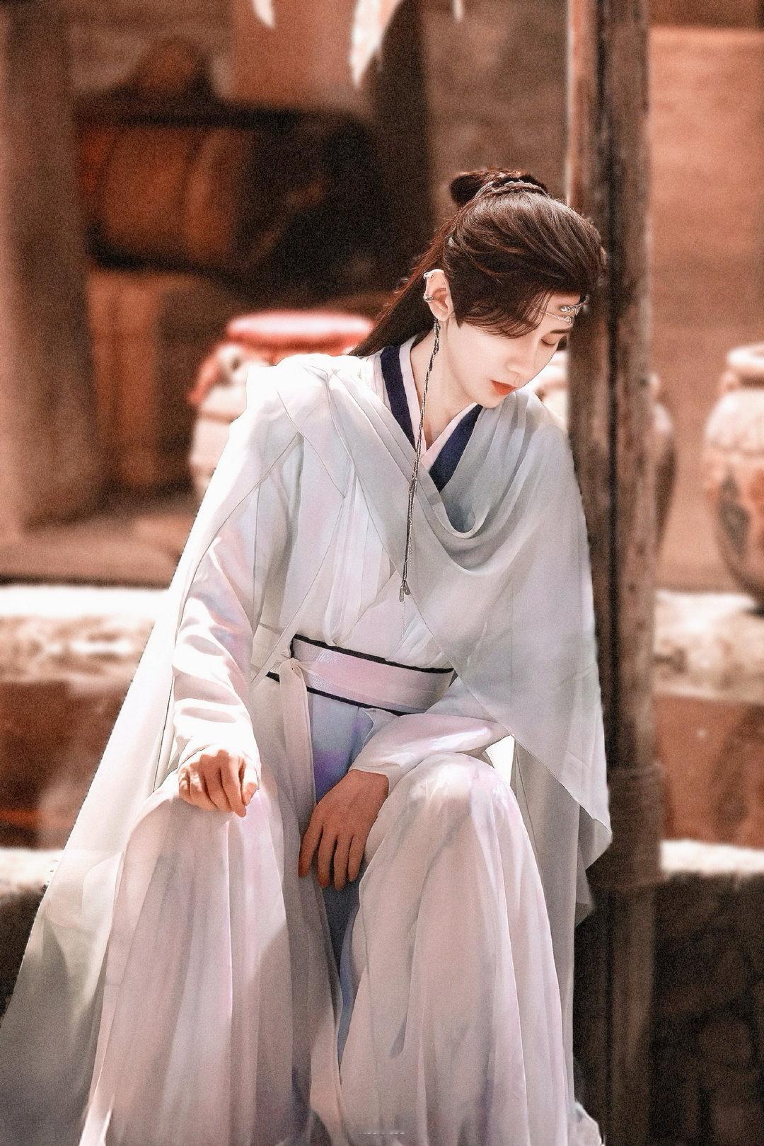 成毅天地剑心有效剧播 成毅第12天持续涨粉，《天地剑心》有效剧播，这个富贵少爷太